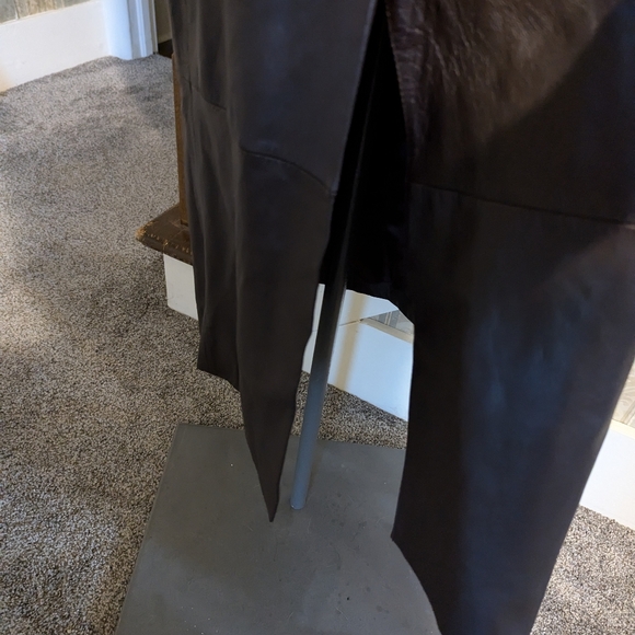 Leather coat - Picture 7 of 8